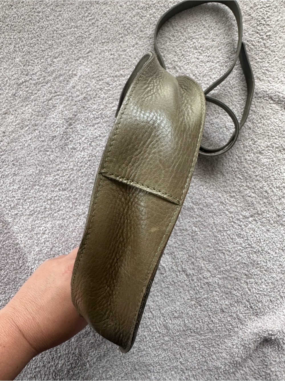 Madewell Classic Olive Leather Crossbody Bag with Removable Stripe Strap - Picture 6 of 12